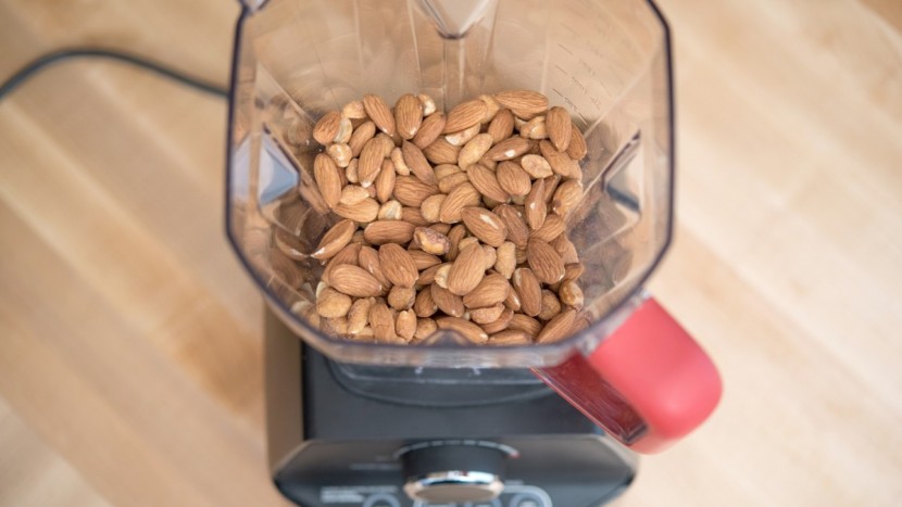 oster versa pro - the versa pro makes a good nut butter with a little tlc and patience.