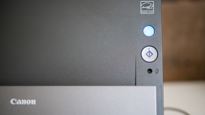 canon imageformula dr-c225 - the imageformula&#039;s simple interface.