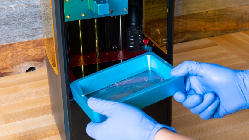 anycubic photon s - the resin vat is easy enough to install or remove when empty but it...