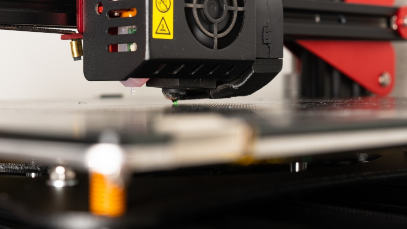 creality 3d cr-10s pro v2 - the extruder&#039;s temperature range makes it compatible with a wide...