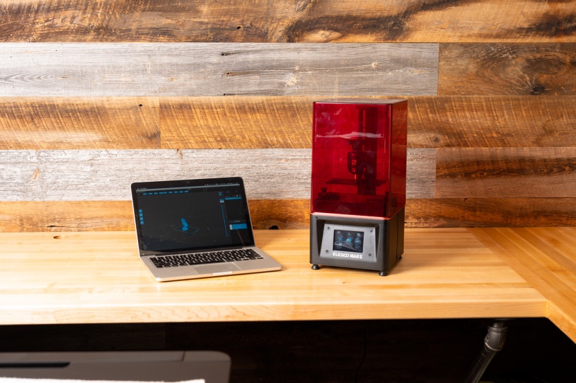 elegoo mars - files are usually sent to the elegoo using a usb thumb drive.