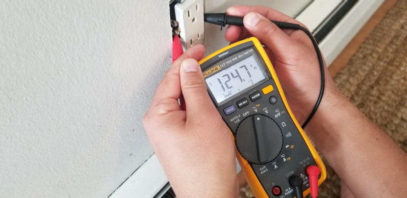 multimeter - the fluke 117 is a high-tech multimeter designed with electricians...