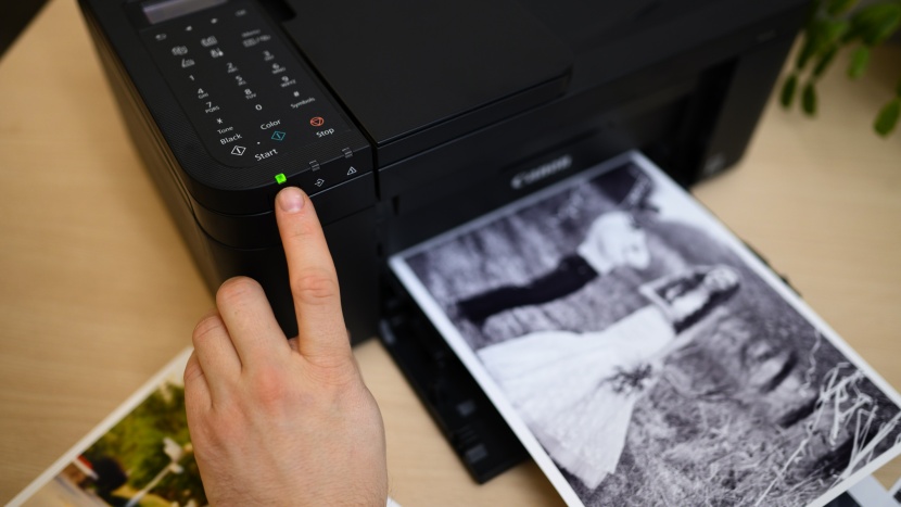 canon pixma tr4520 - as the format size increased we observed more streaking issues.