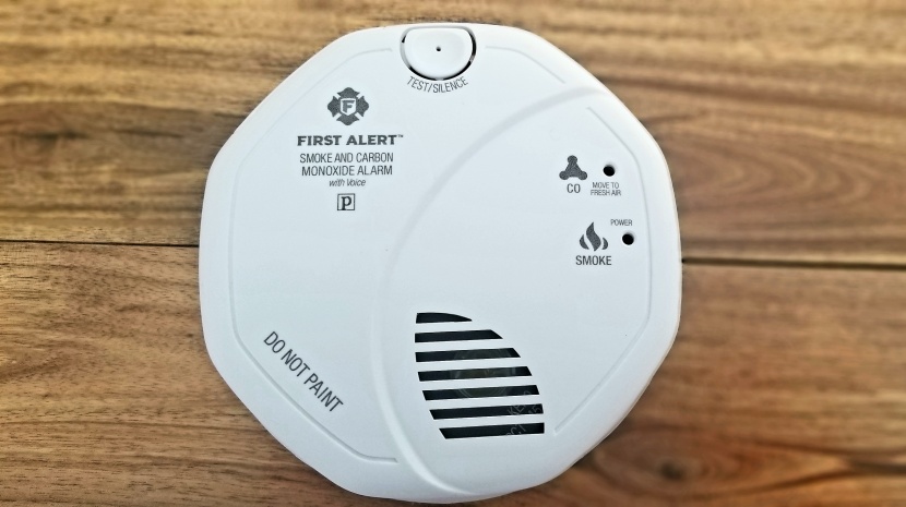 smoke detector - this unit will warn you about smoke and increased co levels with the...
