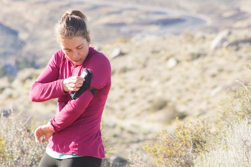 smartphone armband - sleeve-style armbands are less convenient when it comes to accessing...