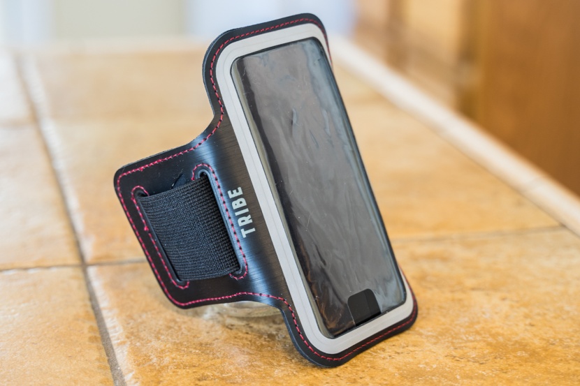 smartphone armband - this armband holds your very snug against your arm, but the thin...
