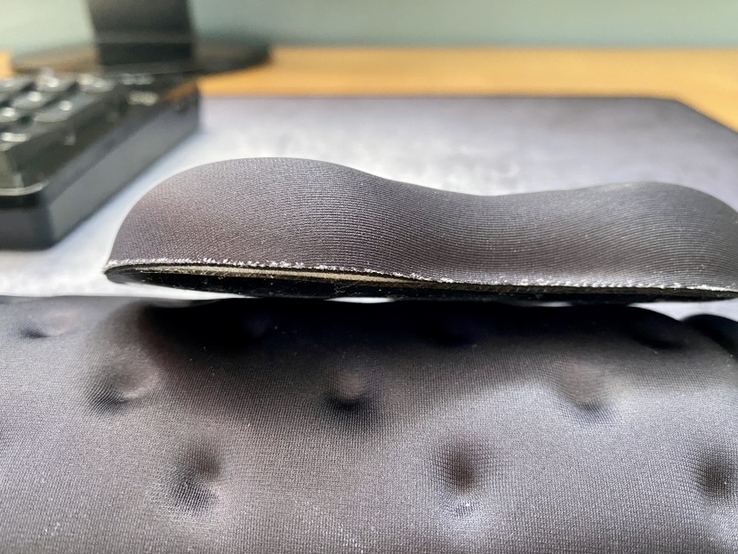 wrist rest - the mouse rest in the brila set arrived already separating from the...