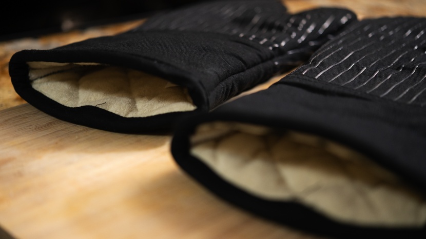 oven mitts - the thick quilted insulation makes this mitt a go-to for piping-hot...