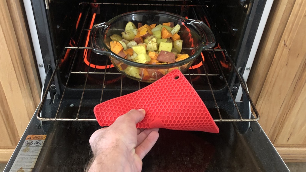 Calphalon Cookware Commercial Silicone Cool Grip Hot Pot Handle Holder Oven  Mitt