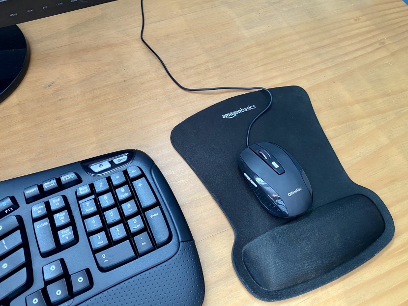 mouse pad - we found another well-integrated wrist rest on the amazon basics gel...