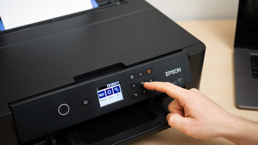 epson expression photo hd xp-15000 - while the lcd screen helps with set-up, some connection...