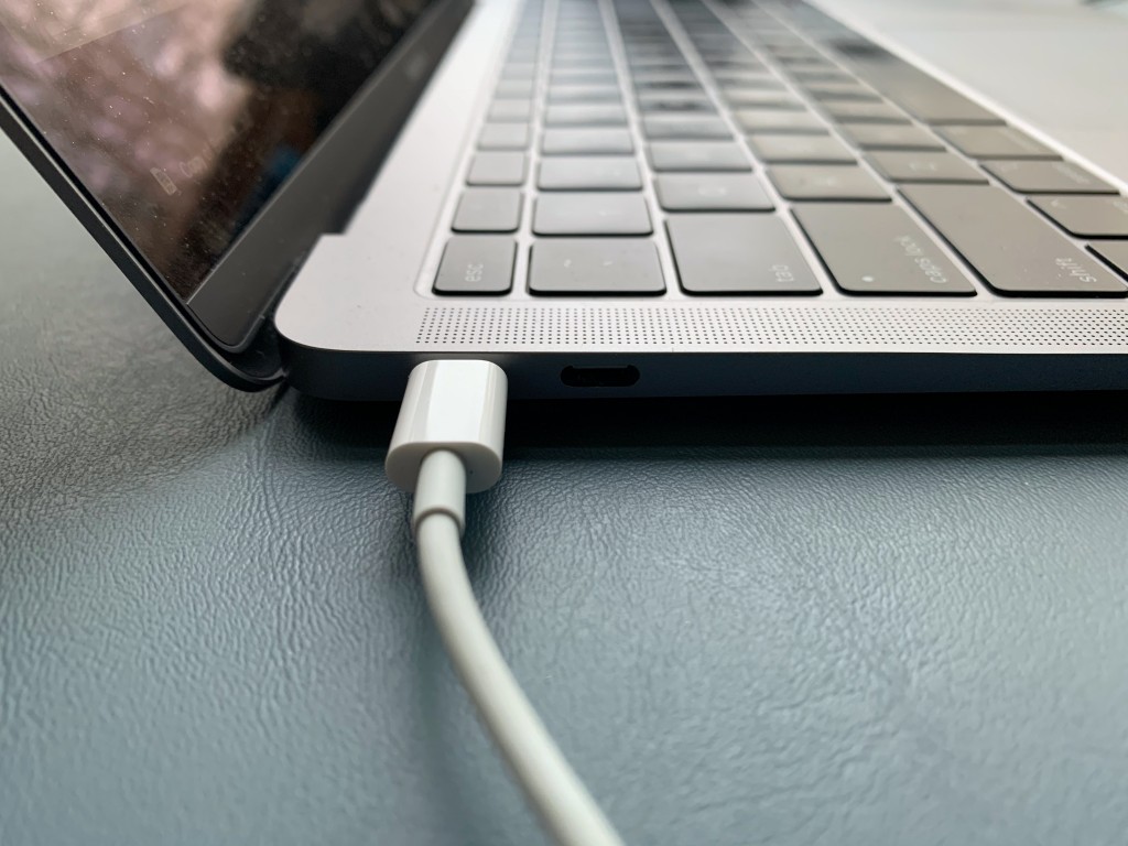 The 6 Best Lightning Cables Of 2024 | GearLab