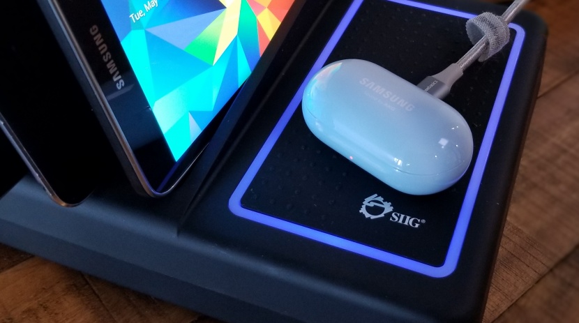 the siig comes with an led nightlight.