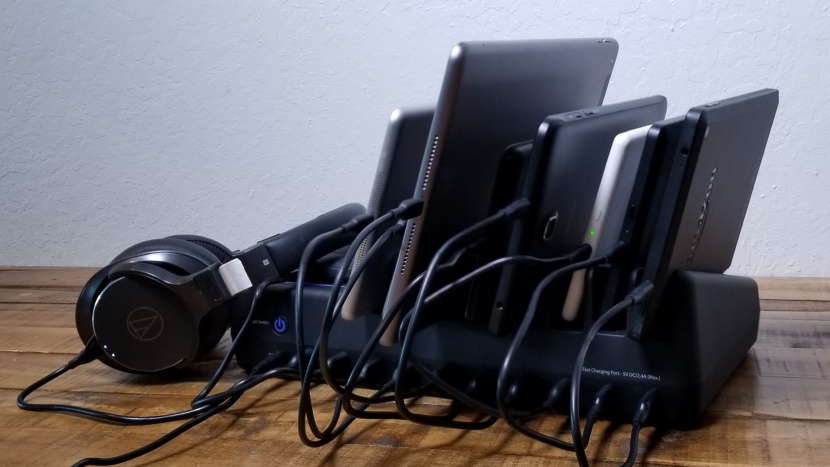 the siig can securely hold and charge 10 devices.