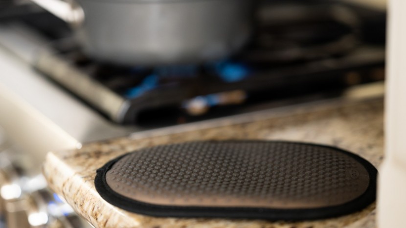 pot holders - the pocket back offers users secure gripping, even on the thinnest...