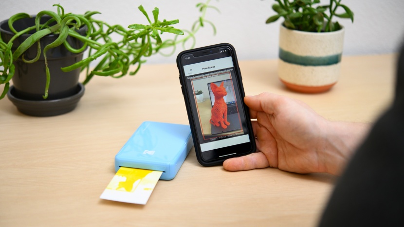 kodak mini 2 hd - an ability to select and crop photographs makes it easy to hone-in...