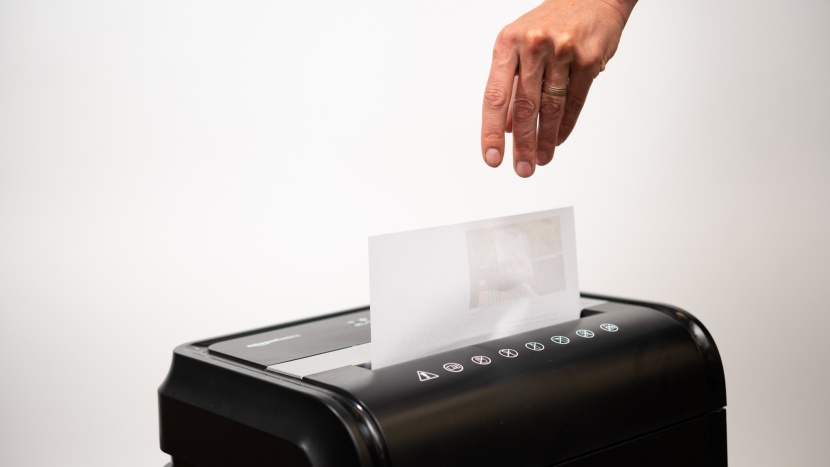 amazon basics 24-sheet cross-cut - unlike many of its competitors, while still somewhat loud, the...