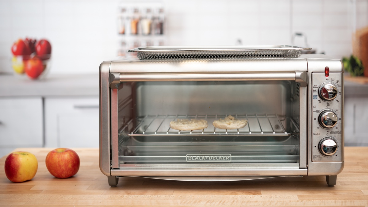 Black+Decker Extra Wide Crisp N' Bake Review (The Black+Decker Extra Wide Crisp 'N Bake did fairly well in our baking tests.)