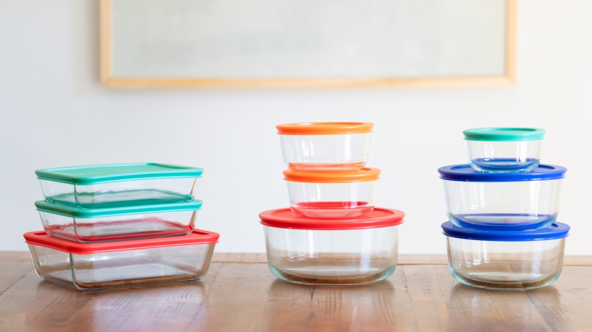food storage set - the form-fitting rubber lid lacks a watertight seal but makes up for...