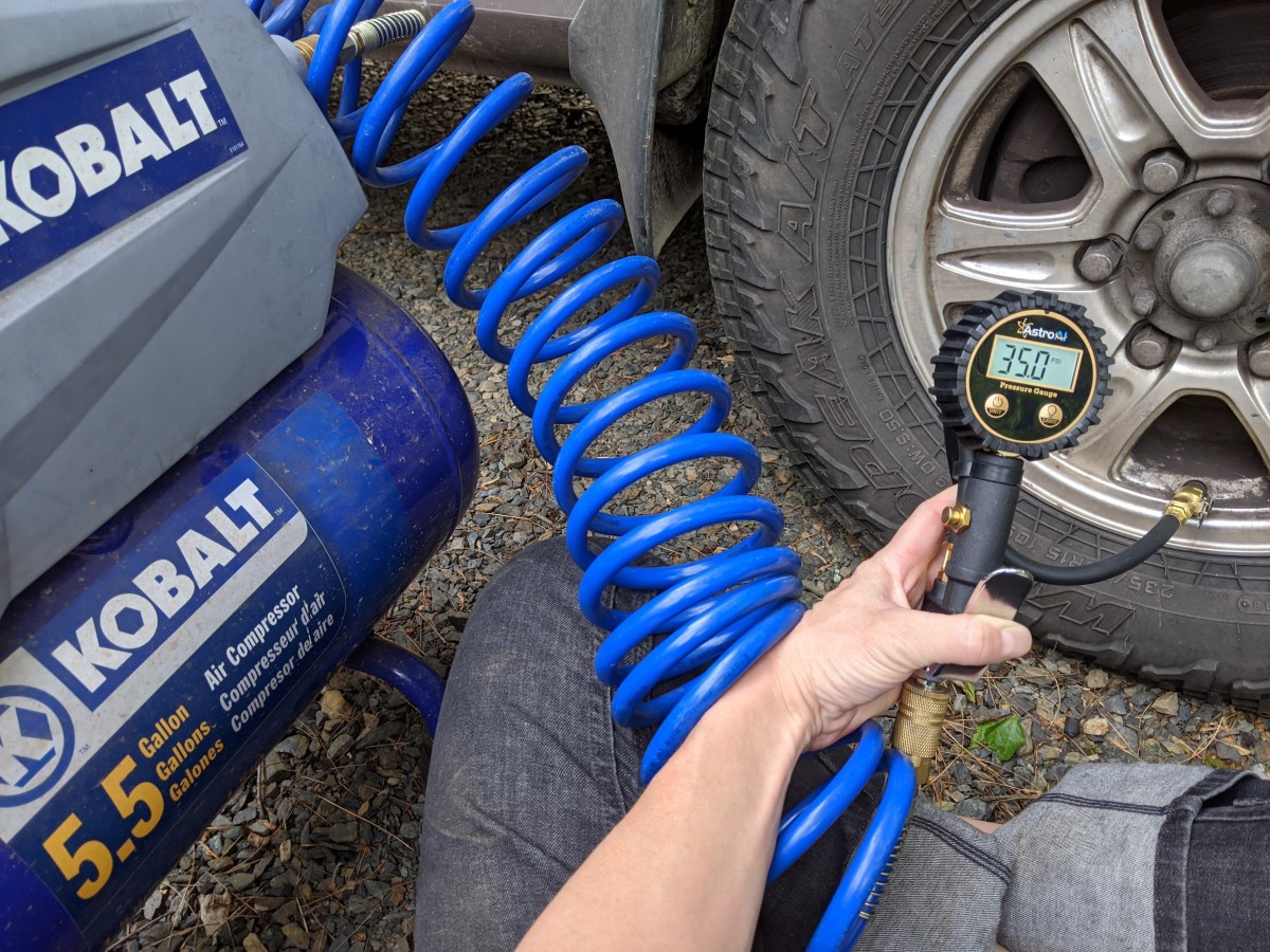 The 4 Best Tire Pressure Gauges | Tested & Rated