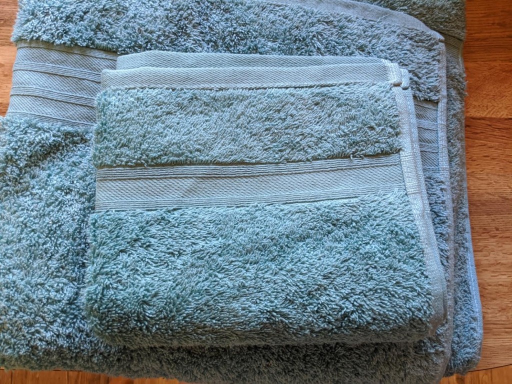 Compare Pinzon by  - Egyp.. vs Utopia Towels - Grey Ba..