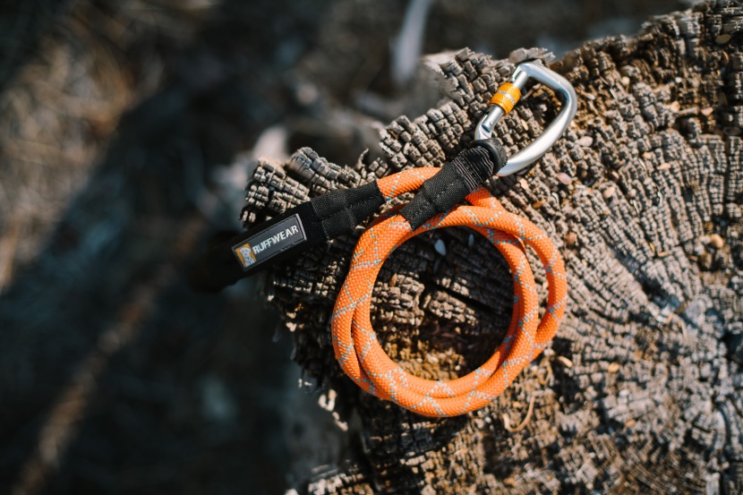 the knot-a-leash is super lightweight, highly visible, and looks...