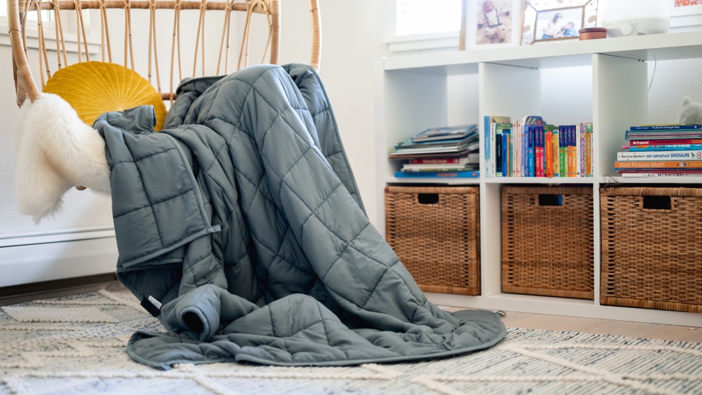 Inexpensive weighted outlet blanket