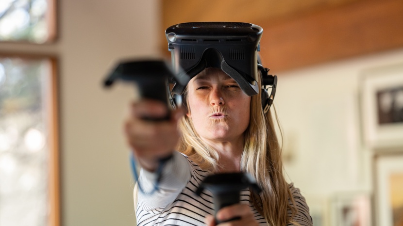 HTC Vive Cosmos Elite Review | Tested & Rated