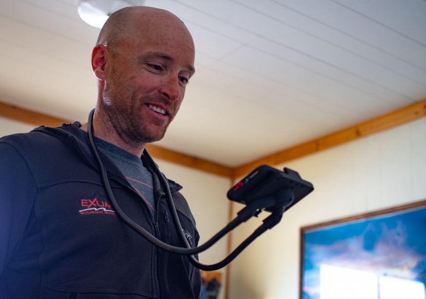 cell phone stand - imagine all you can do with this arrangement. guitar practice? car...