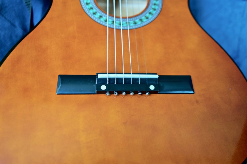 beginner acoustic guitar kit - the best choice-brand guitar was clearly strung with the wrong type...