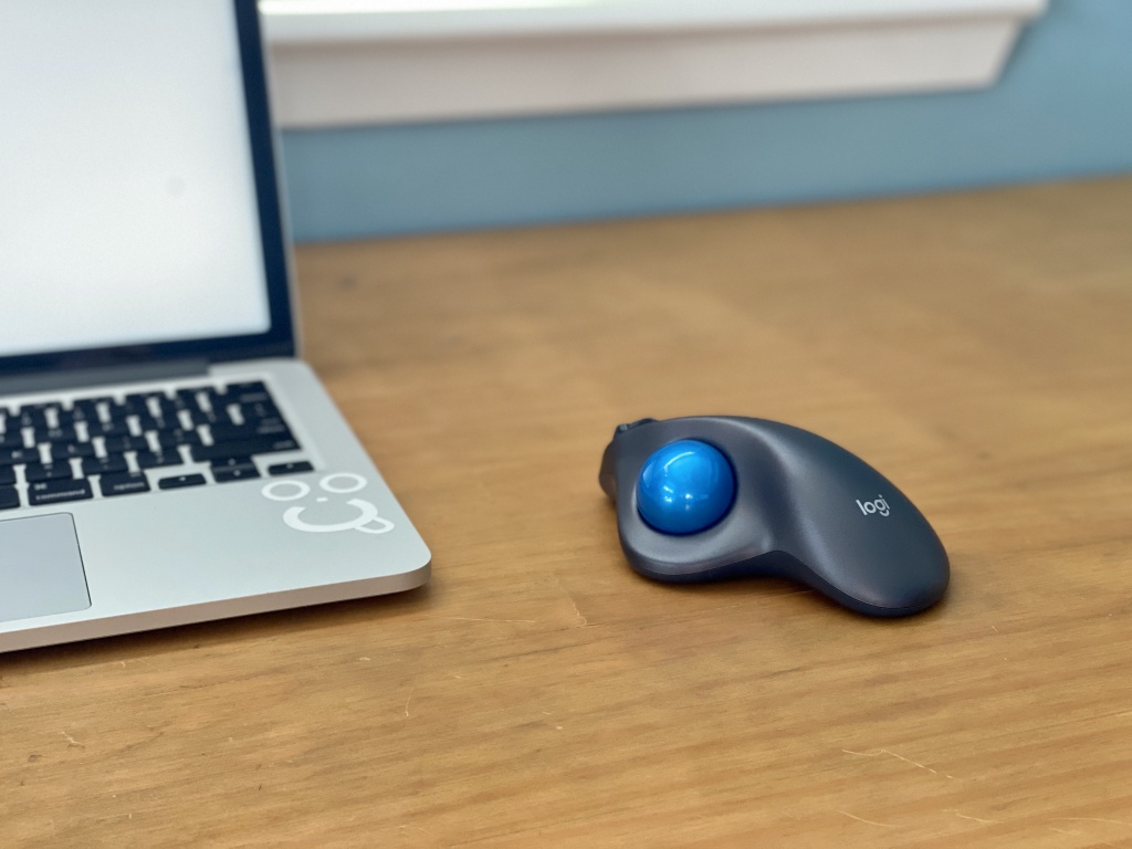  Logitech M570 Wireless Trackball Mouse – Ergonomic