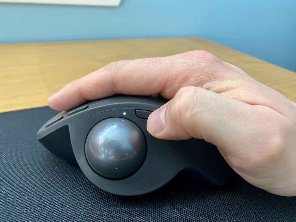 Trackball vs Normal Mouse: Explained - Switch and Click