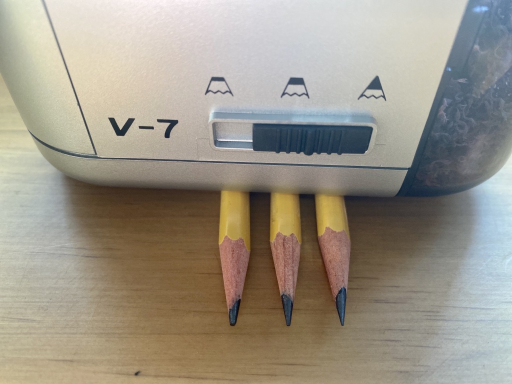 Who makes the best compact pencil sharpener for writing (those tiny ones)  and could someone help elucidate the following  comment? : r/pencils
