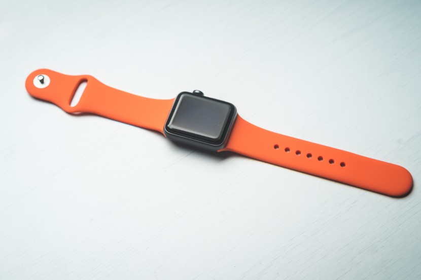 iwatch band - the iyou sport band offers an exceptional value.