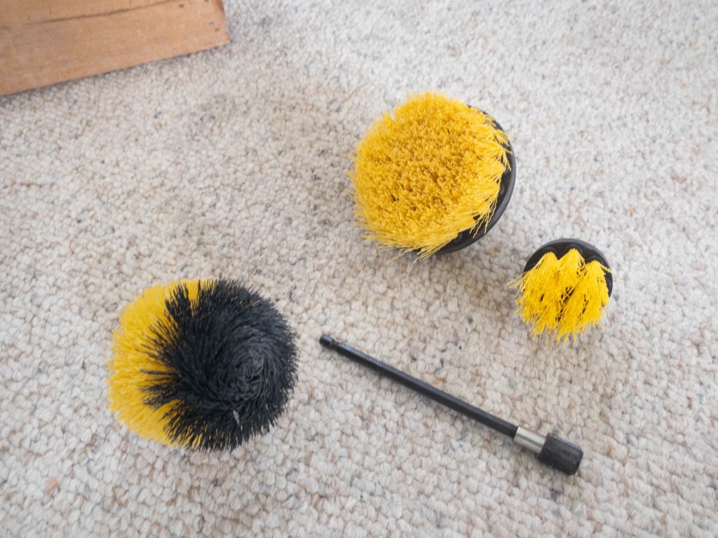 Drill Brush Bullet (Yellow or White)