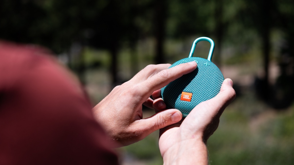 Review: JBL Clip 3 [Video]—A Very Personal Waterproof Speaker - Serious  Insights