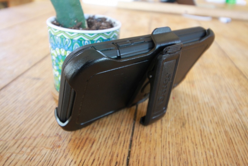 iphone 11 case - this beefy case is the most protective and of the highest quality...