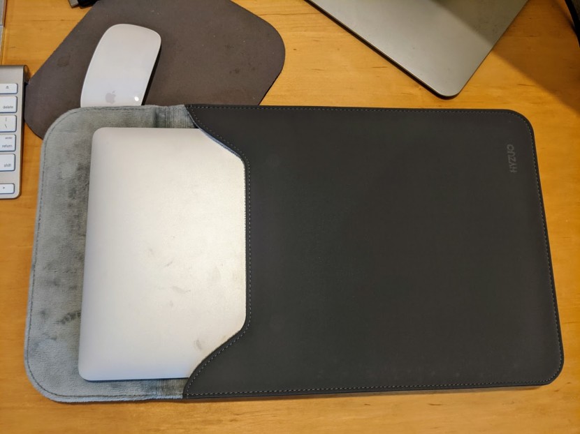 laptop sleeve - the envelope-style design makes this case unique and slim.