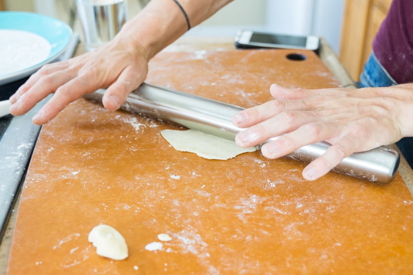 rolling pin - using the ultra cuisine professional french rolling pin to make...