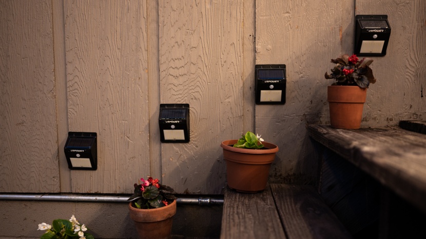 outdoor solar lights