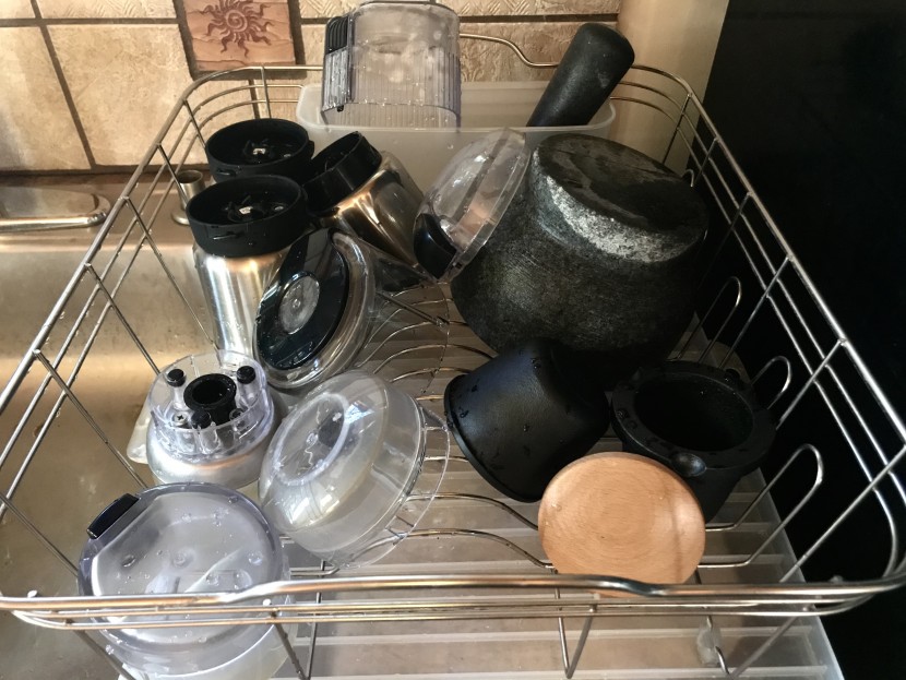 spice grinder - here we test the ease of cleaning all the devices between grinds.