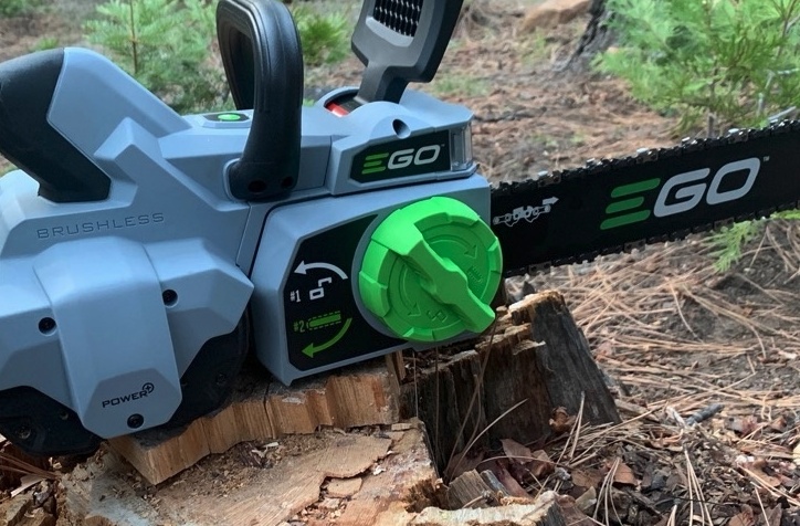 Ego Power+ CS1800 Review (The Ego Power+ CS1800 has one of the most easily adjustable and changeable chains that we've seen.)