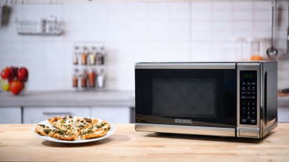 Product photo of Black+Decker EM031MB11