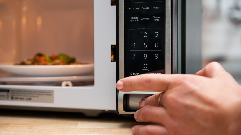 black+decker em031mb11 - this model can be a decent bargain option as well.