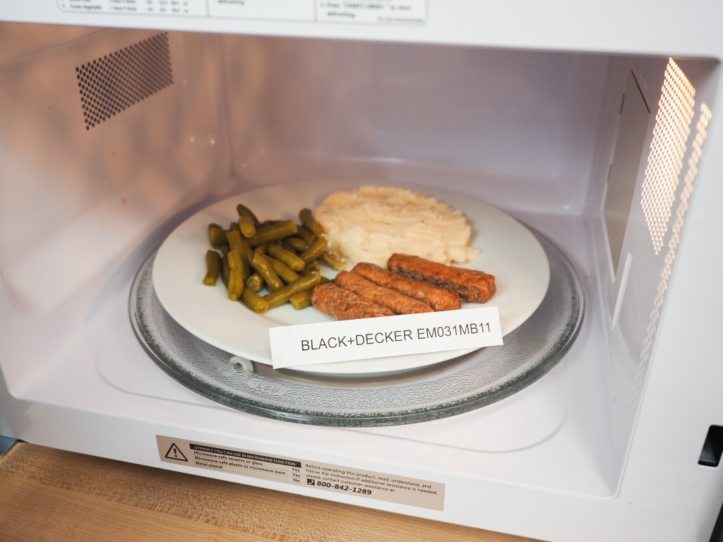 BLACK+DECKER EM031MB11 Digital Microwave Oven Review 