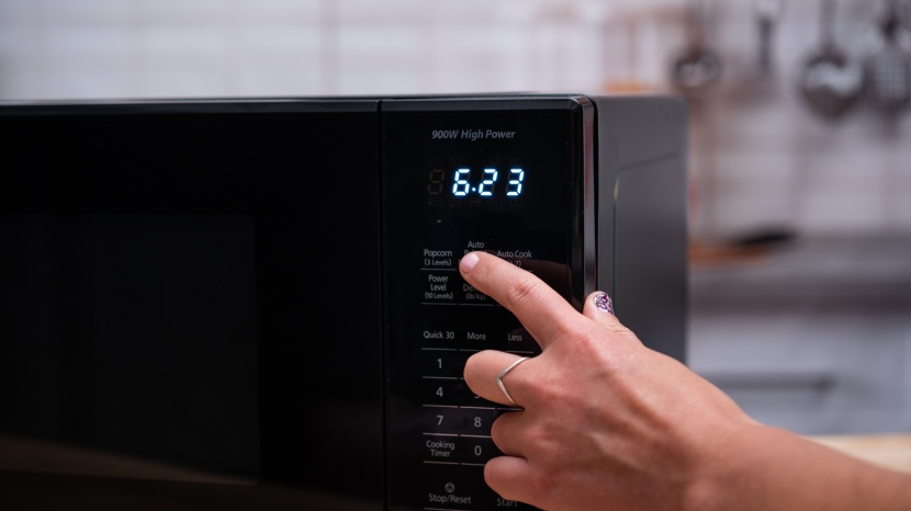 panasonic nn-sb458s - the panasonic nn-sb458s doesn&#039;t have quite as many convenience...