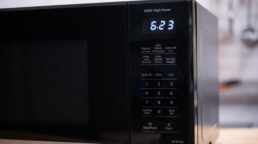 panasonic nn-sb458s - the panasonic has some quick button features, but far less than the...