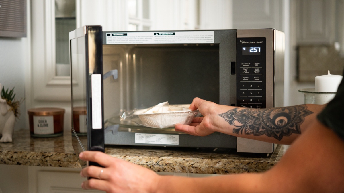 COMFEE' EM720CPL-PMB Countertop Microwave Oven Review 