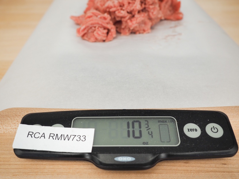 rca rmw733 - we did appreciate that the rmw733 defrosted more than half of the...