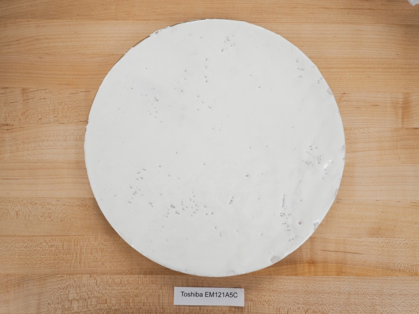 the toshiba 290002 marshmallow cream prior to microwaving.